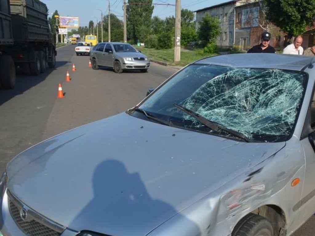 В Николаеве после столкновения со Skoda Mazda сбила велосипедиста (ФОТО)