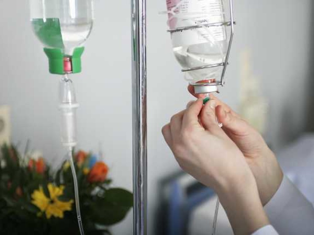 На Винничине произошло массовое отравление после школьных выпускных: 62 человека госпитализированы