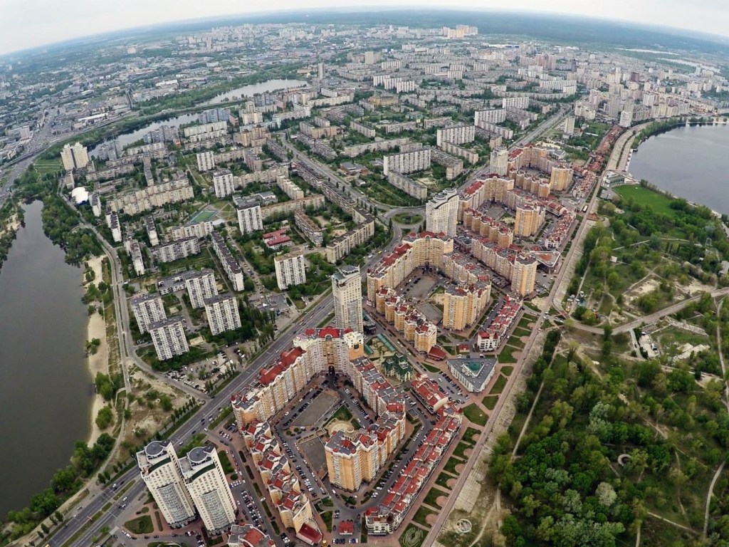 В Оболонском районе Киева аварийными признали 12 жилых домов (СПИСОК)