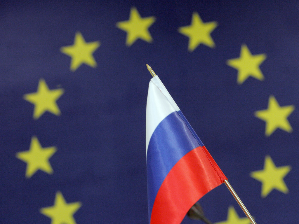 Главы ЕС договорились продлить санкции против РФ еще на полгода &#8212; СМИ