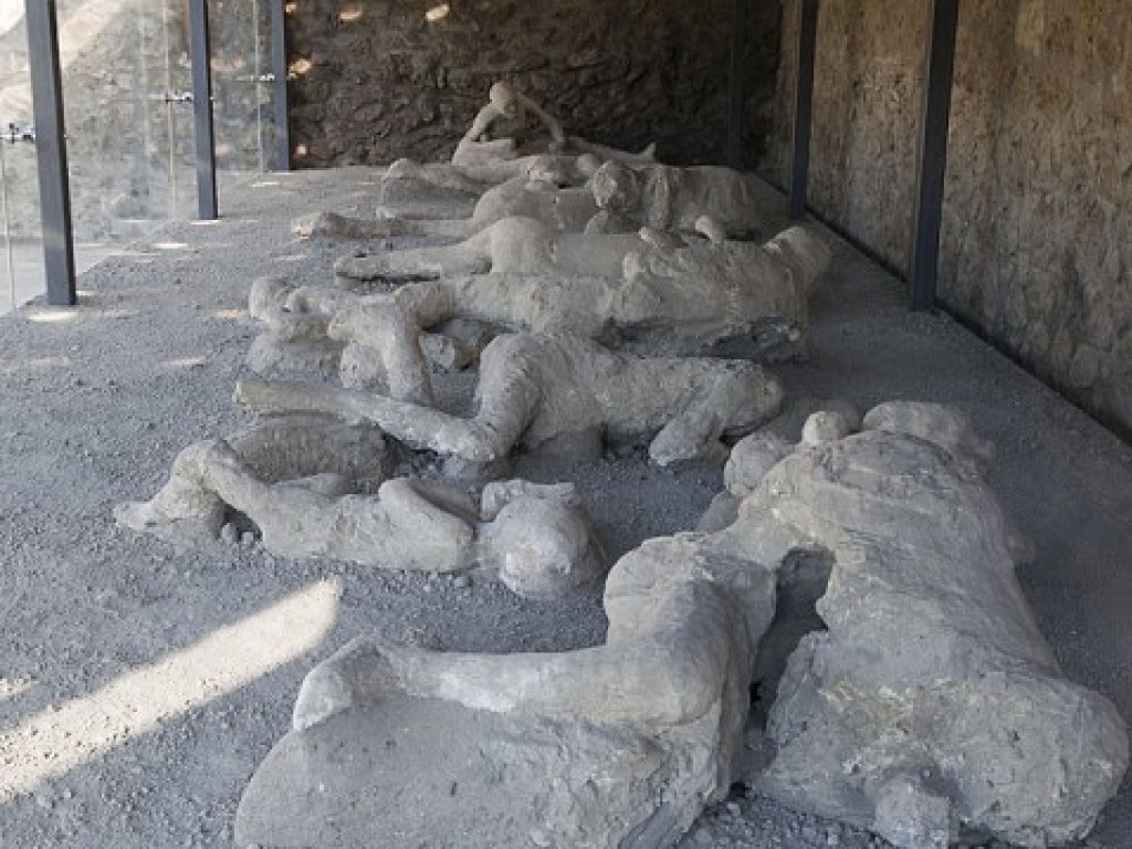Ученые узнали новые факты о гибели Помпей (ФОТО)