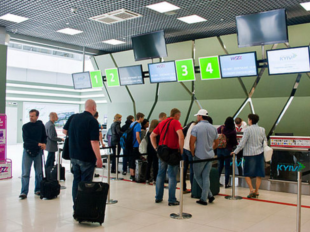 Задержка туристов в аэропорту «Киев»: Два рейса еще не вылетели