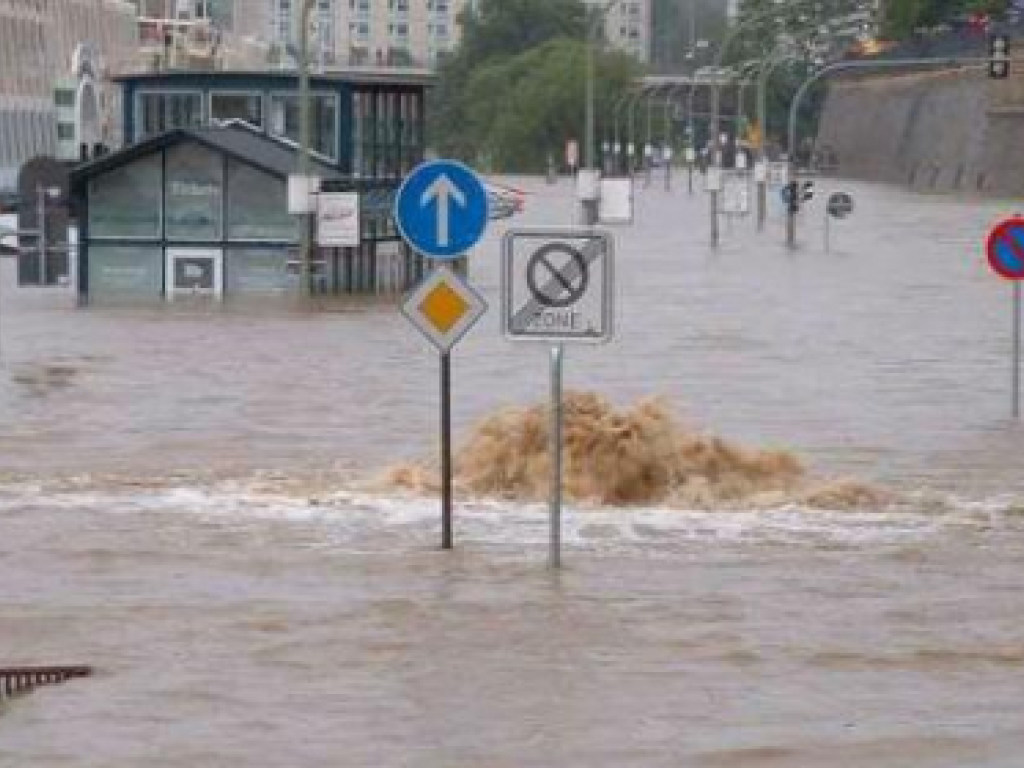 В Румынии из-за ливней начались наводнения, погибли три человека