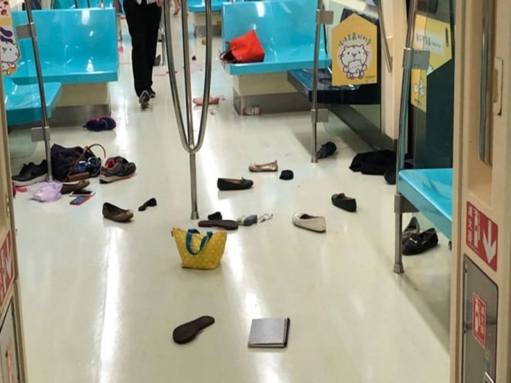Крыса устроила переполох в переполненном метро, есть пострадавшие (ФОТО)