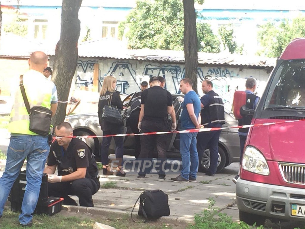 Появилось видео с места убийства полицейского в Киеве  