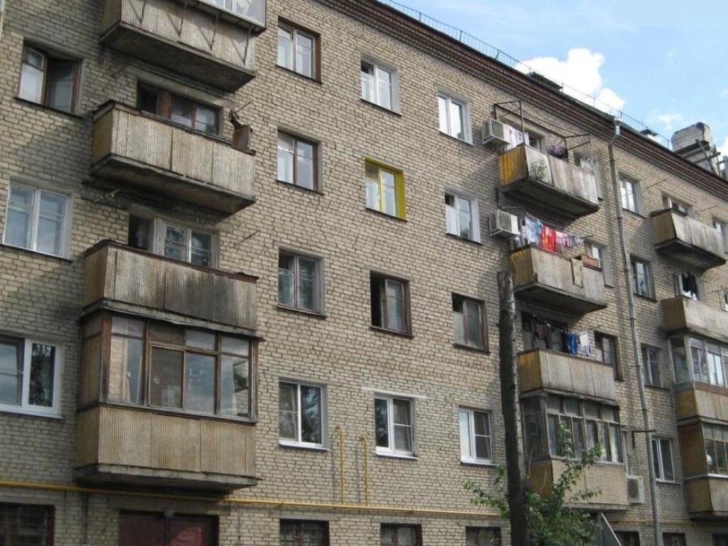 В Киеве пенсионерка едва не умерла от голода, оставшись одна в беспомощном состоянии в квартире