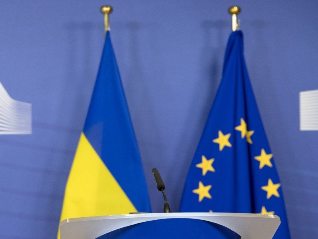 Украина все дальше отдалятся от ЕС  &#8212; политолог