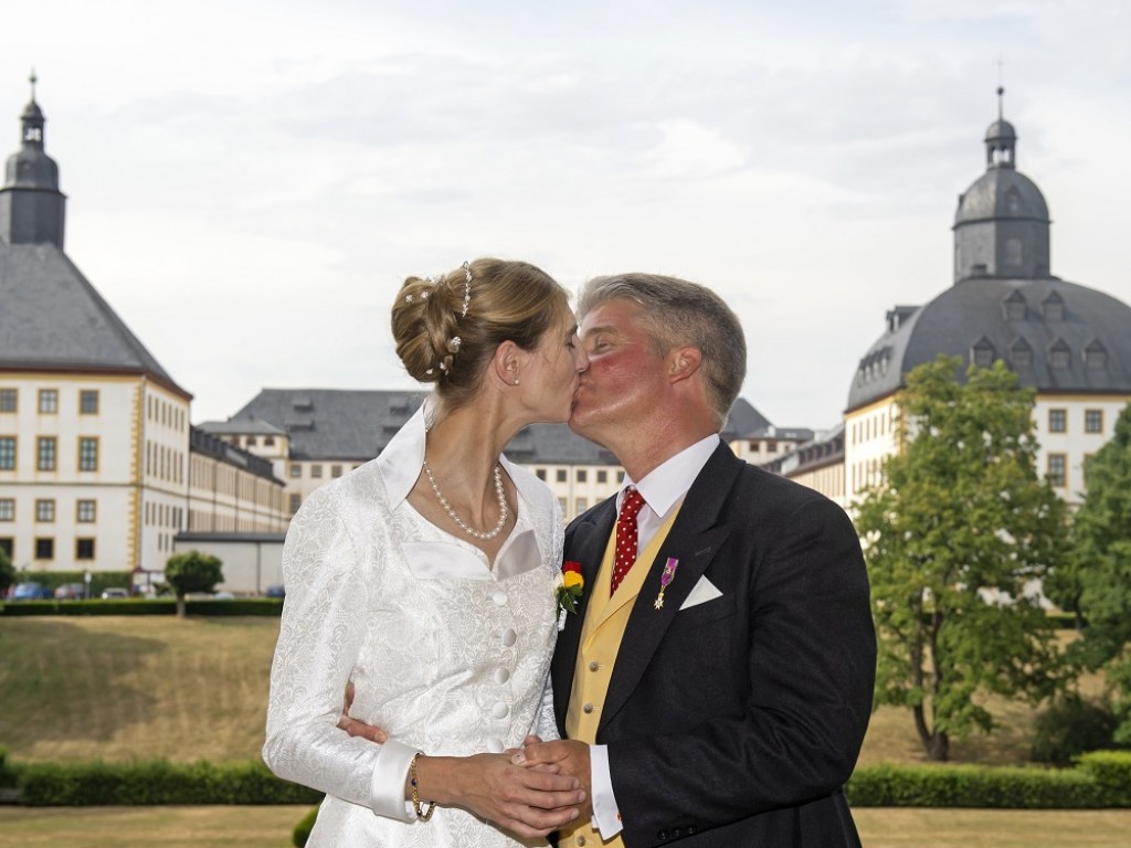 Вышла за инженера: 46-летняя немецкая принцесса впервые связала себя узами браками (ВИДЕО)