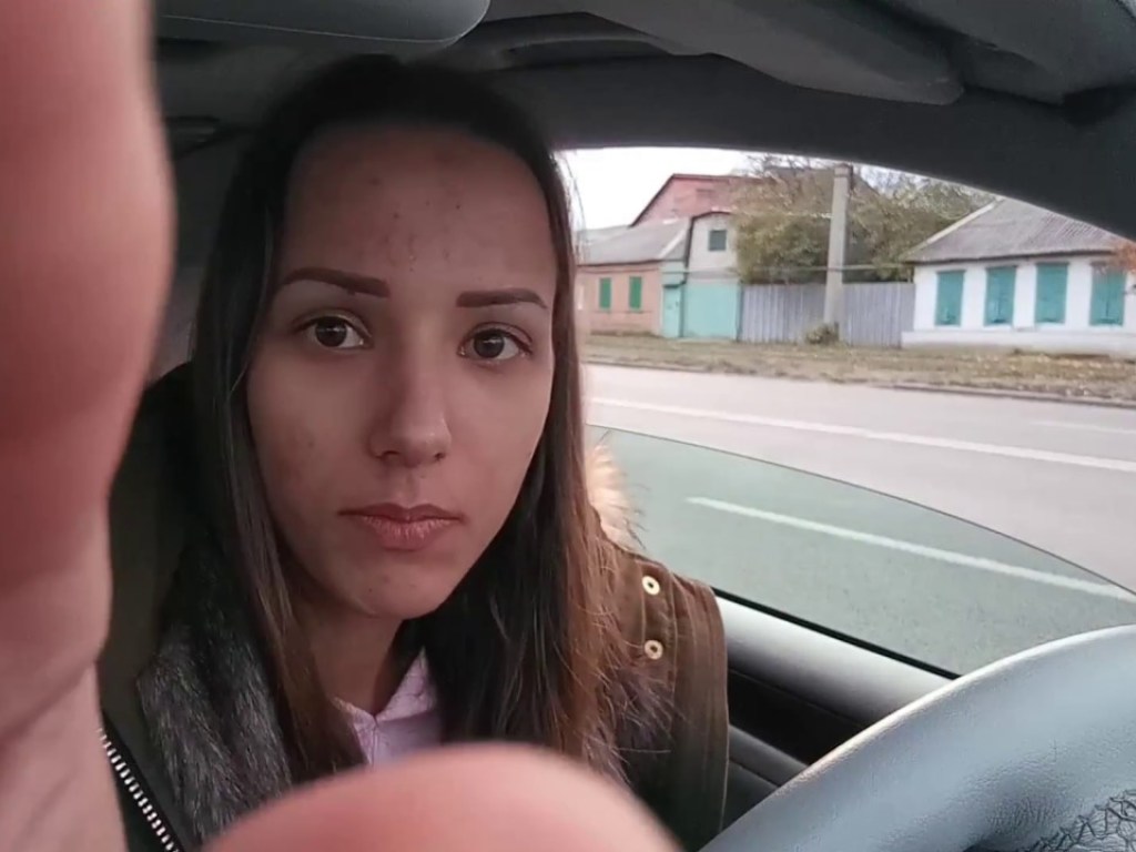 В Харькове пьяная блогерша за рулем Lexus попыталась скрыться от полиции (ВИДЕО)