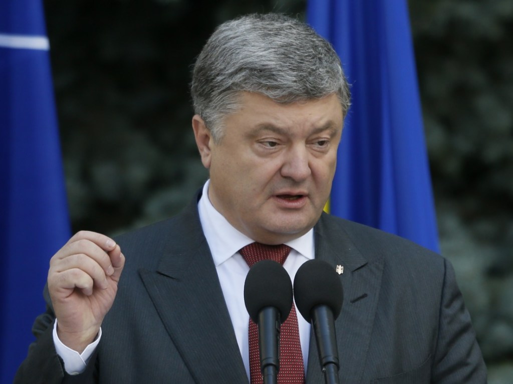 Порошенко призвал Польшу пересмотреть положение об украинцах в законе об Институте нацпамяти