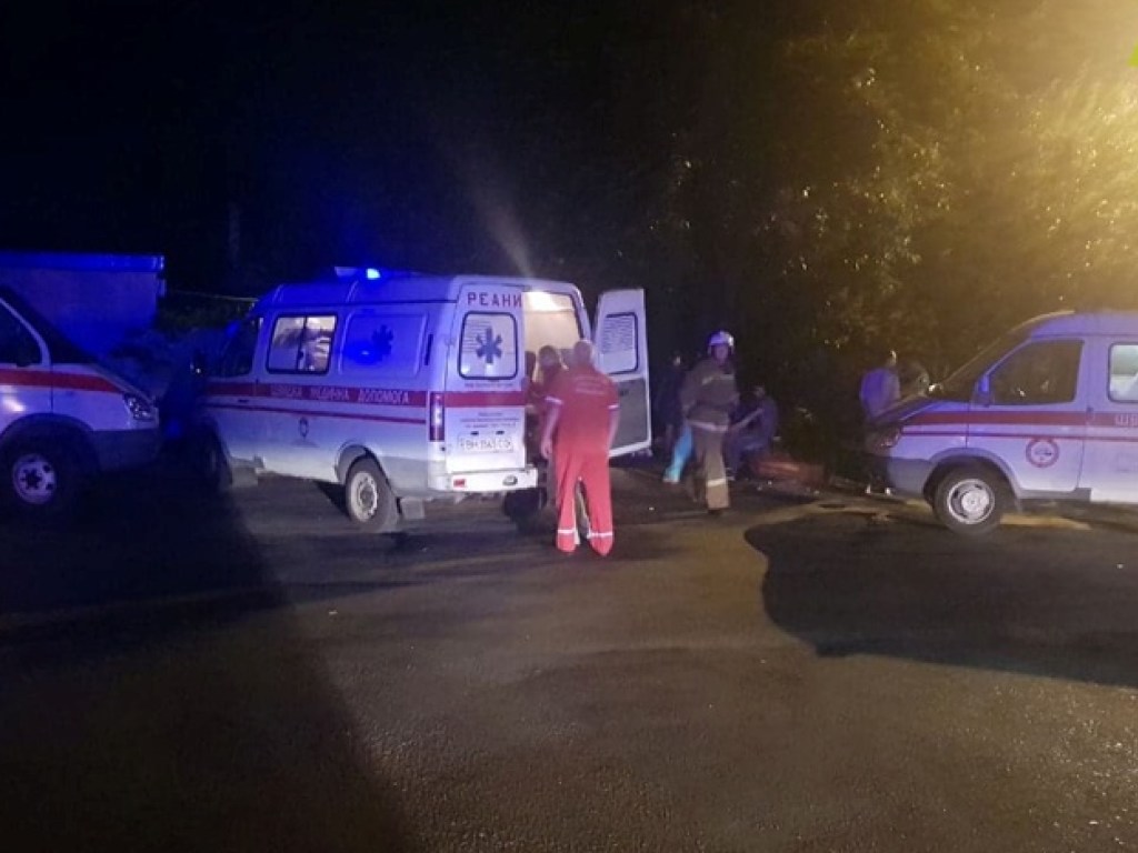 В Одессе легковушка с пьяными водителем врезалась в частный дом, погиб 10-летний ребенок (ФОТО)
