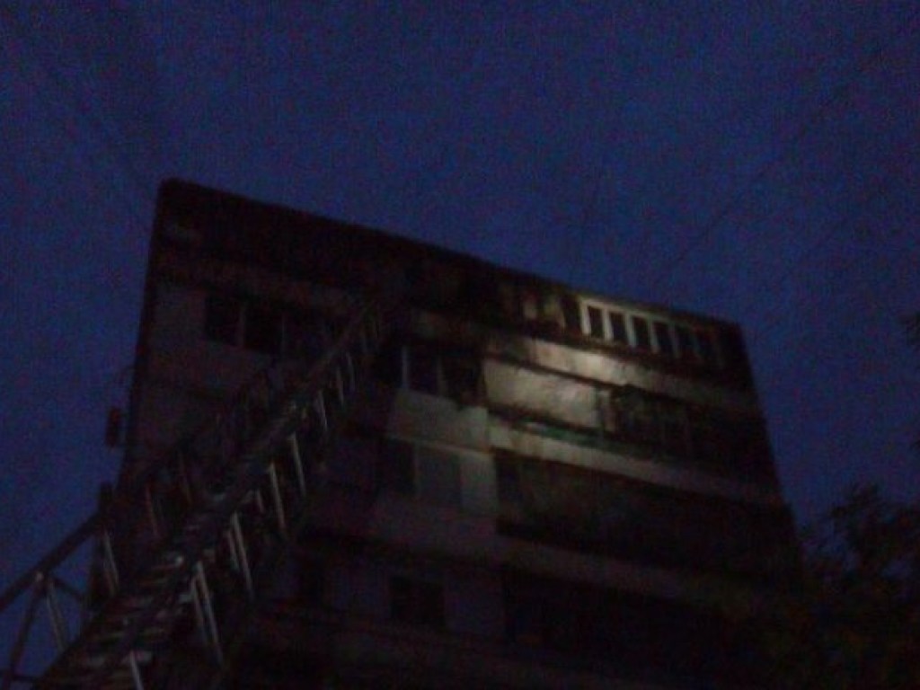 Ночью в Запорожье горели балконы соседних квартир (ФОТО)