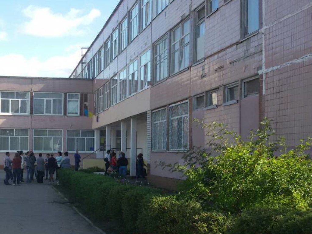 На территории киевской школы нашли два снаряда