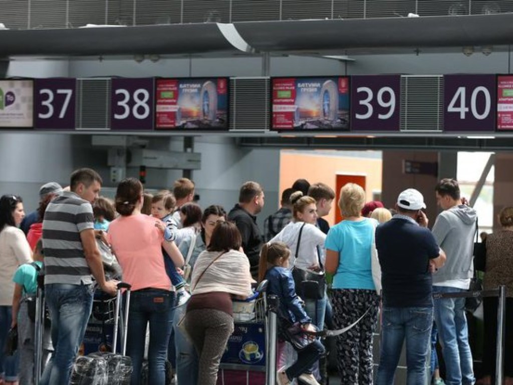 168 украинским туристам удалось вылететь в Украину из Турции &#8212; консул