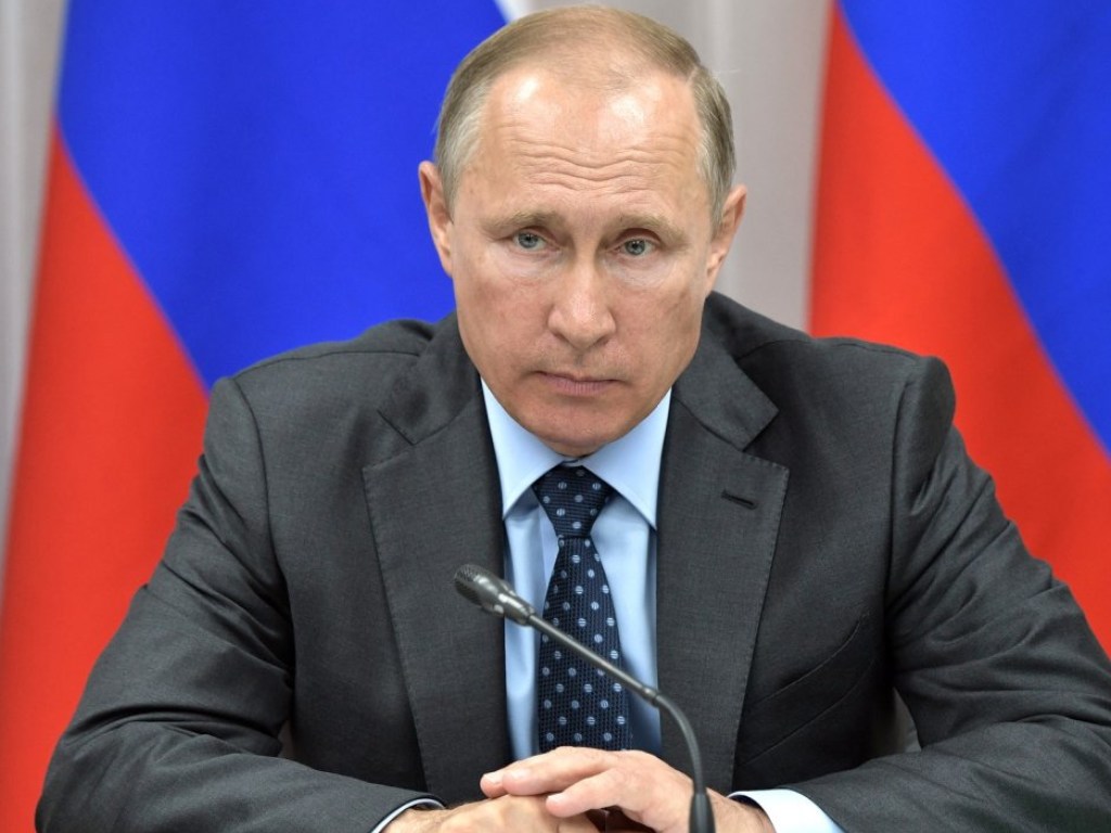 Царь приехал: Путин обнял прильнувшего со слезами старика (ВИДЕО)