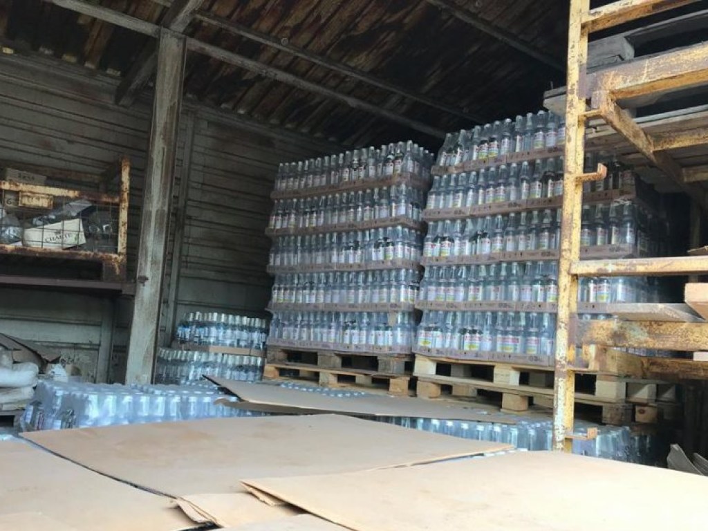 На складе в Запорожье изъяли водку на сумму 5,2 миллиона гривен (ФОТО)