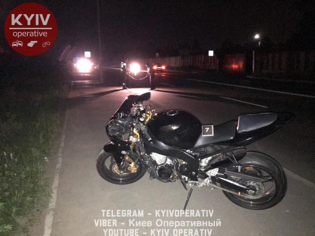 Возле столичного Берковецкого кладбища мотоциклист насмерть сбил женщину (ФОТО, ВИДЕО)