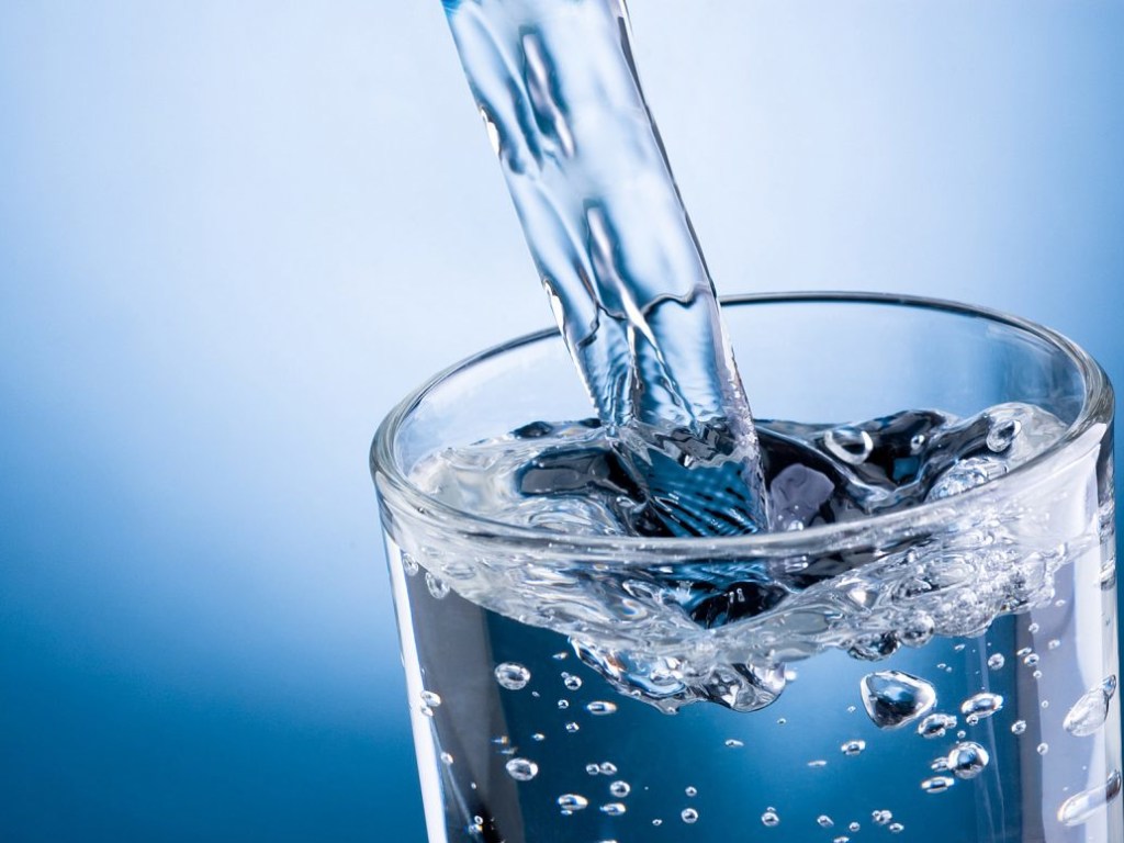 Эксперт прокомментировал возможный дефицит питьевой воды из-за ситуации  вокруг «Днепразота»