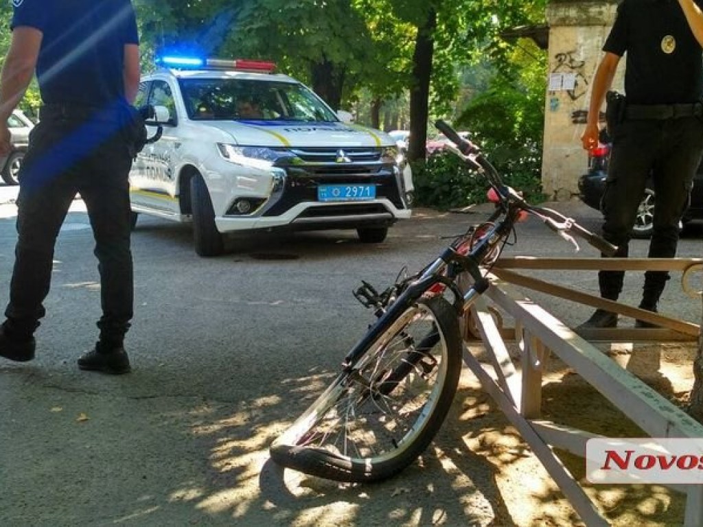 В Николаеве пьяный велосипедист, ехавший по встречке, попал в ДТП (ФОТО)