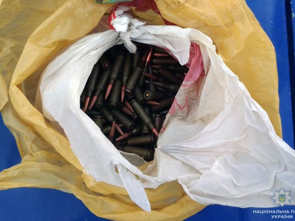 На Донбассе мужчина нашел на местном вокзале пакет с патронами (ФОТО)