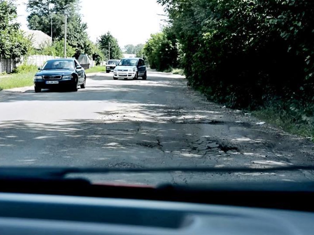 ДТП не избежать: В сети показали &#171;убийственную&#187; трассу под Киевом (ФОТО)