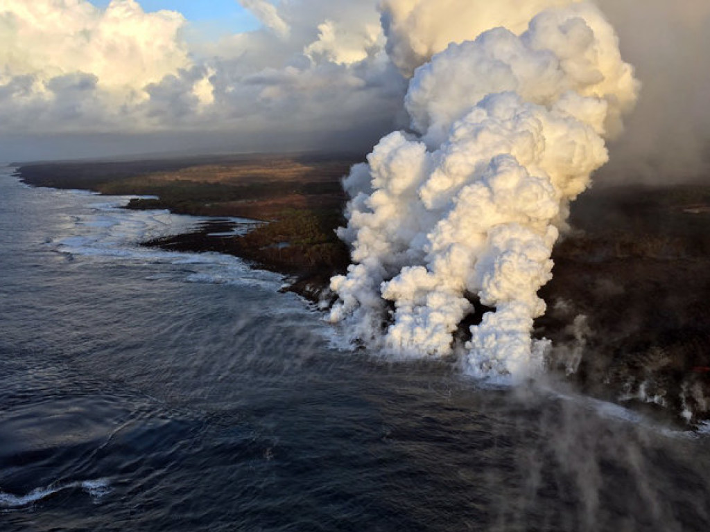 Новое извержение вулкана на Гавайях: число пострадавших продолжает расти (ФОТО, ВИДЕО)