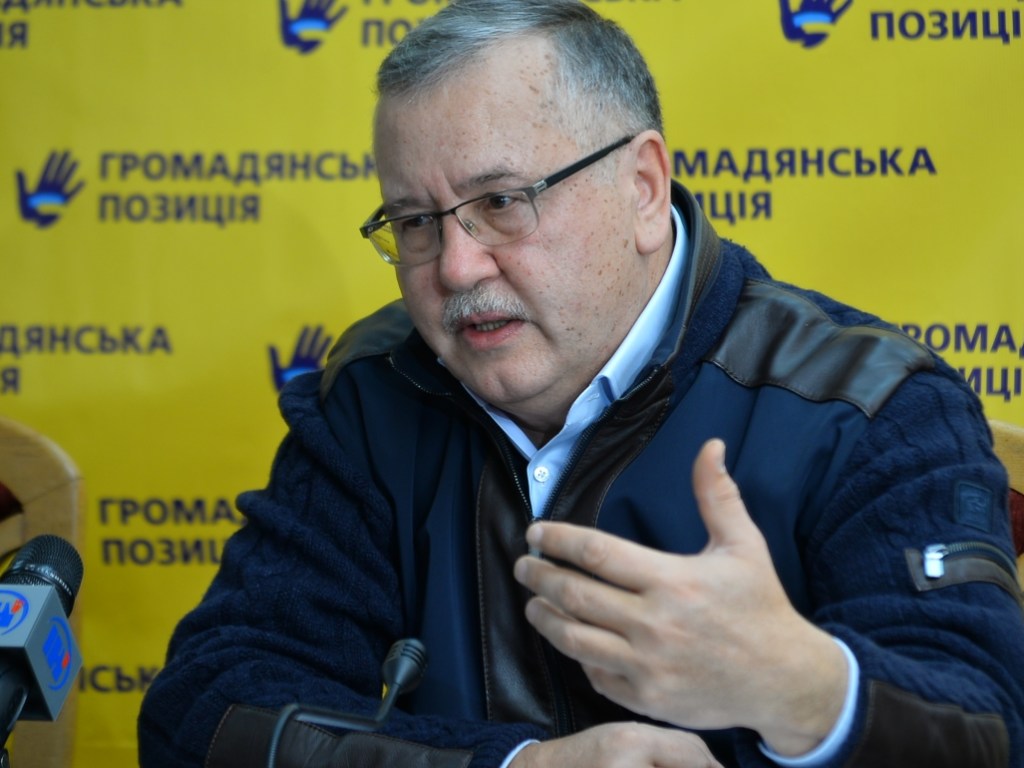 Гриценко призвал украинцев «заморозить» войну на Донбассе