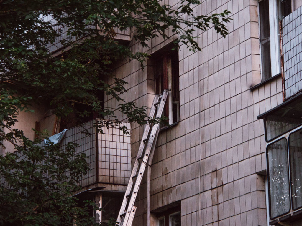 На Дарнице в Киеве в собственной квартире сгорела женщина (ФОТО)