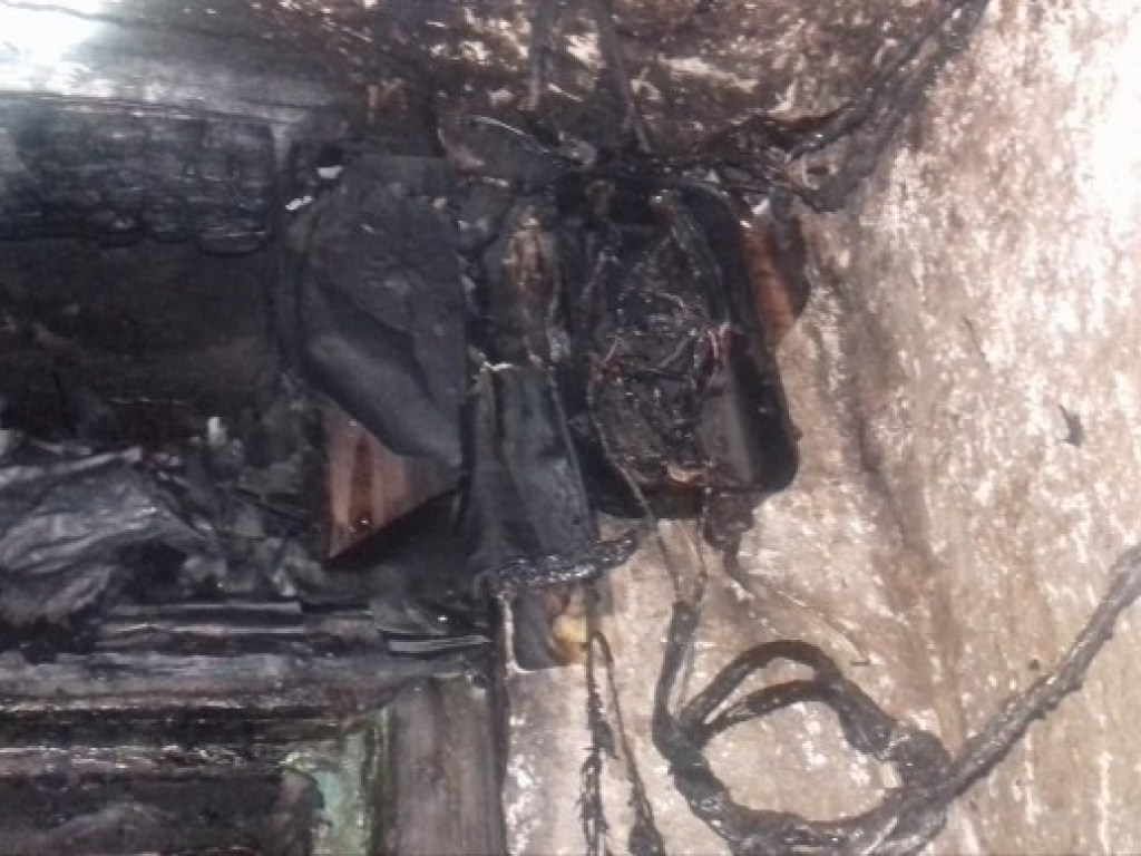 В Винницкой области из-за короткого замыкания загорелся дом (ФОТО)