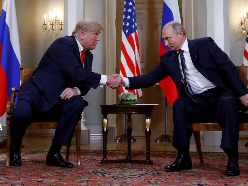 Путин обулся в «спецобувь» для встречи с Трампом (ФОТО)