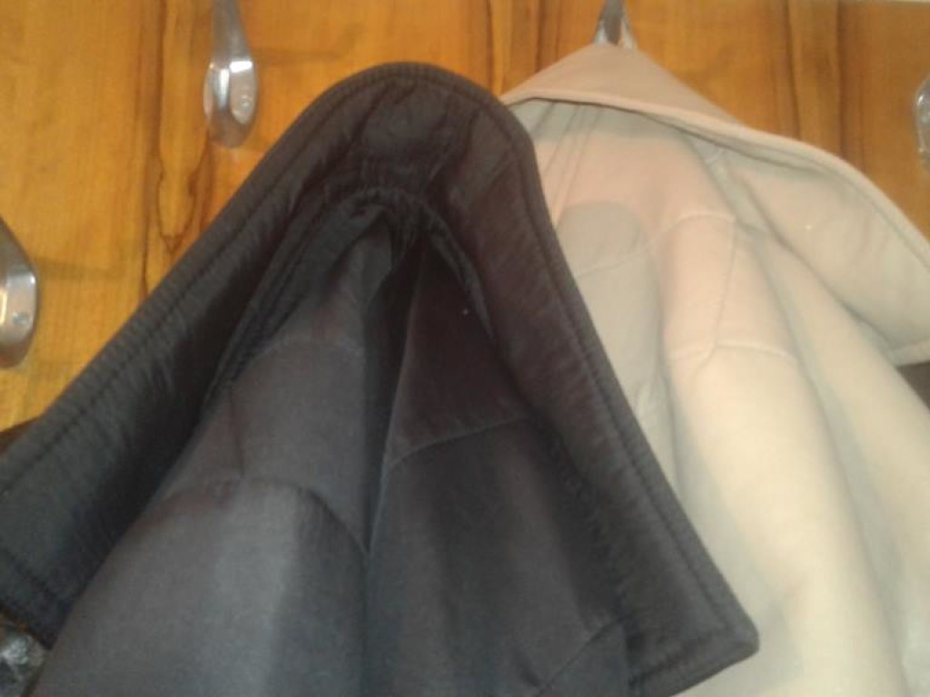 На Харьковщине житель села украл куртку товарища и может за это сесть на 6 лет в тюрьму (ФОТО)