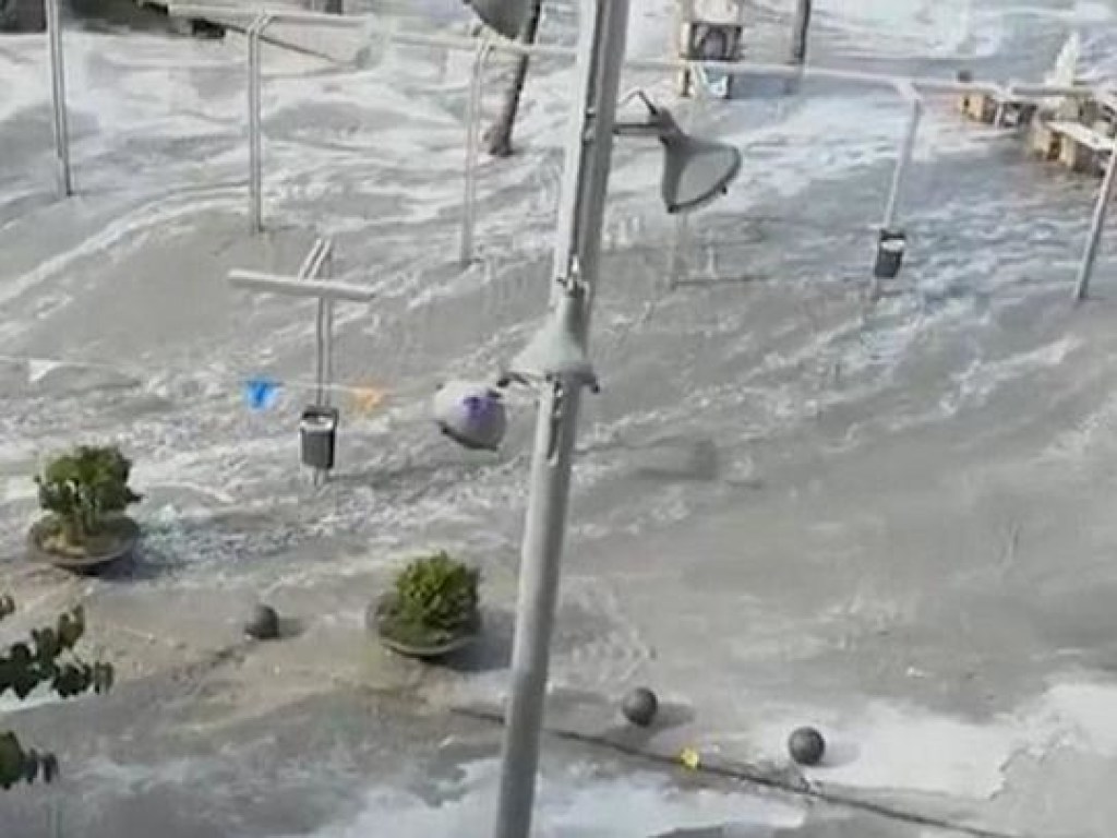 В Испании зафиксировали «миниатюрное» цунами (ФОТО, ВИДЕО)