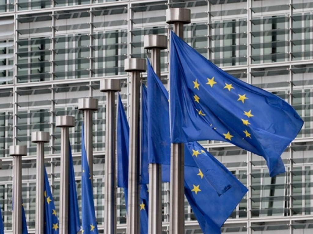 Еврокомиссия ввела ограничения по импорту стали в ответ на пошлины США