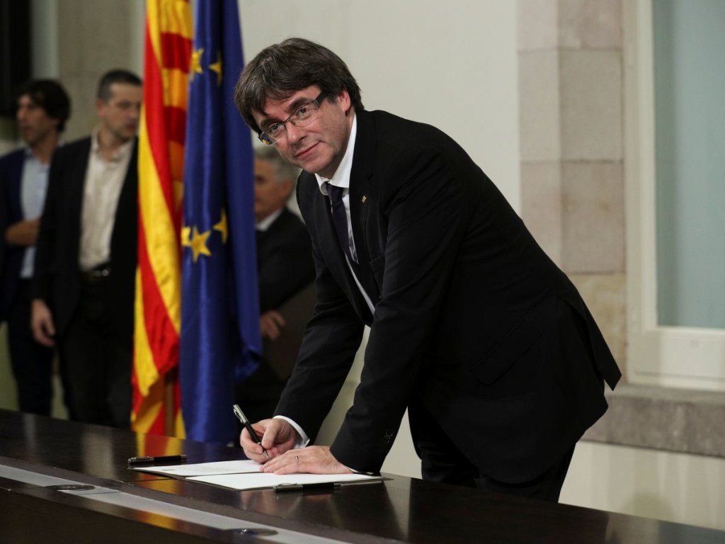Испанский Верховный суд отозвал европейские ордера на арест Пучдемона