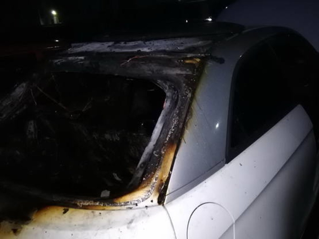 В Харькове сожгли автомобиль Audi А1 (ФОТО)