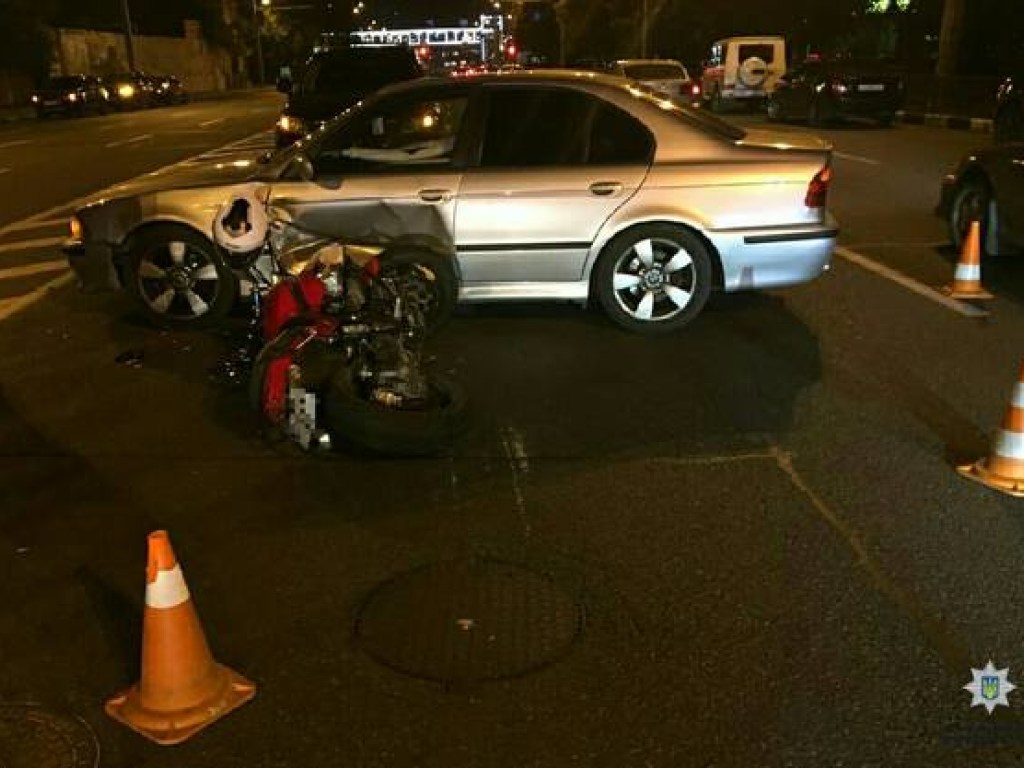 В Харькове мотоциклист столкнулся в BMW (ФОТО)