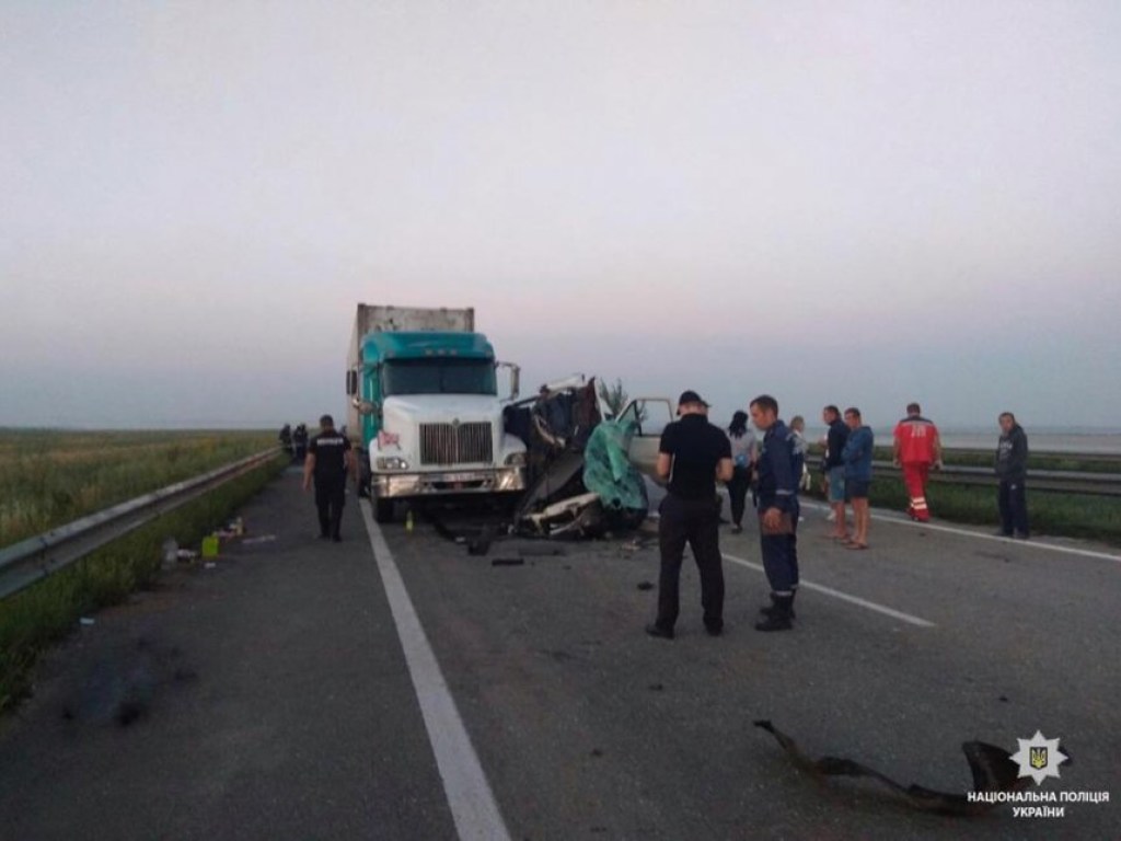 Смертельное ДТП на Николаевщине с пятью жертвами: задержали водителя грузовика 