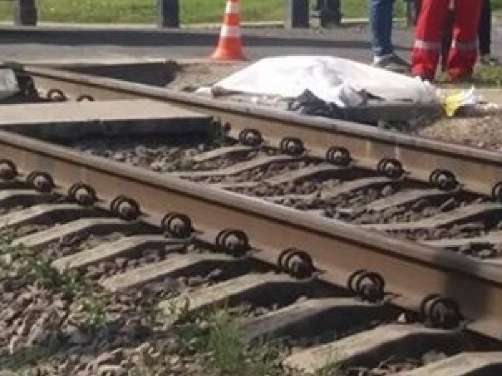 Шел навстречу составу: на Волыни поезд отрезал голову 31-летнему мужчине
