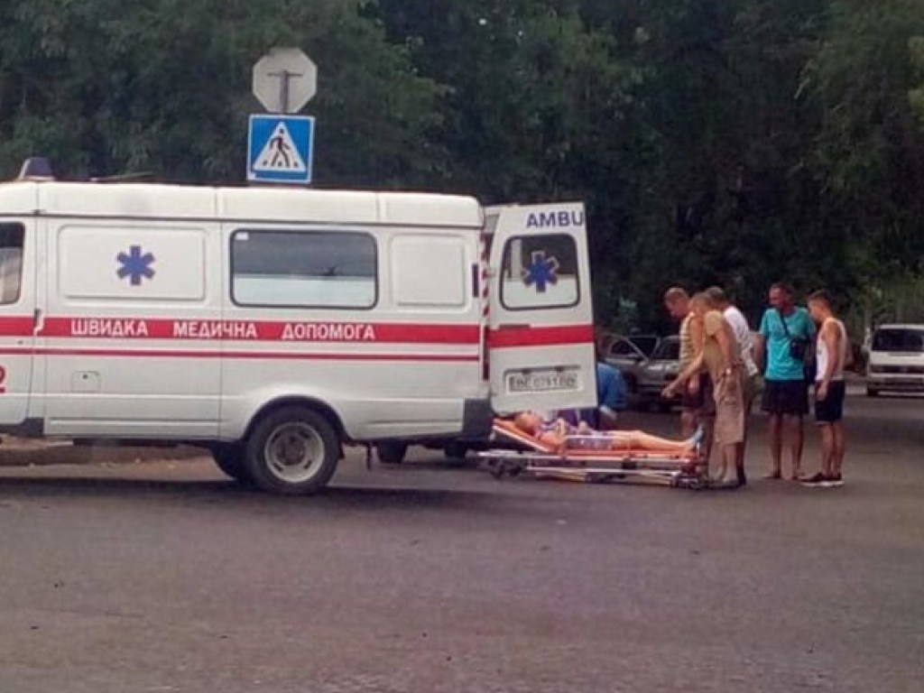В Николаеве машина сбила пешехода на переходе, пострадавшая госпитализирована (ФОТО)