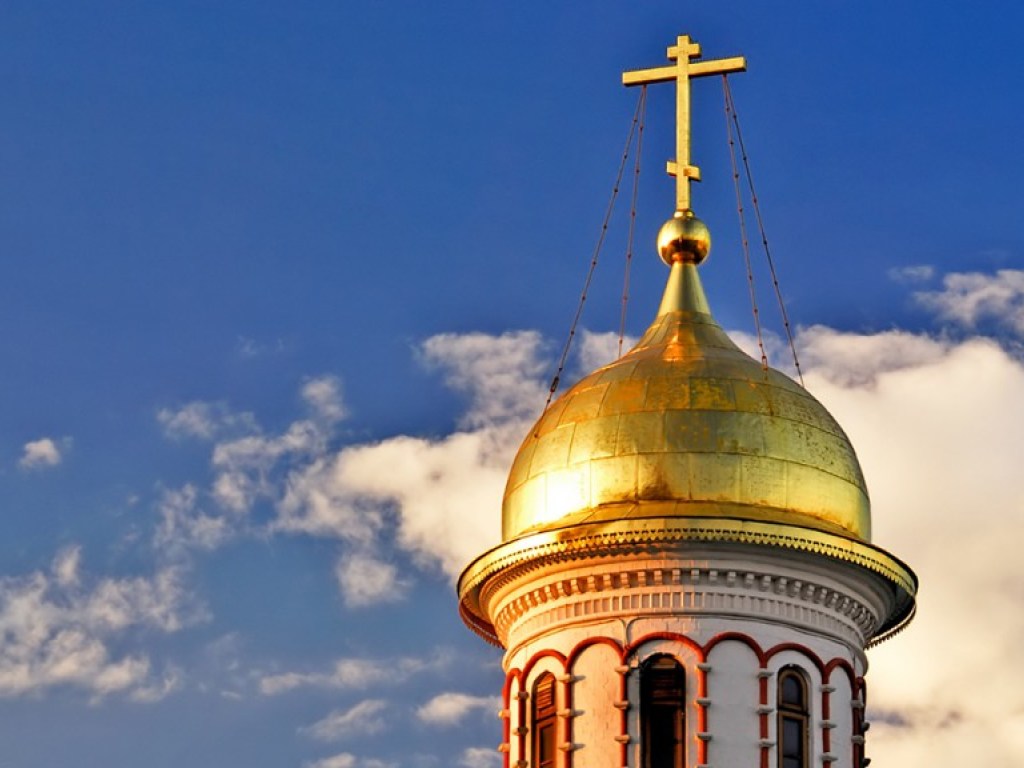 Любые события, связанные с церковью, в Украине давно стали политическими &#8212; политолог