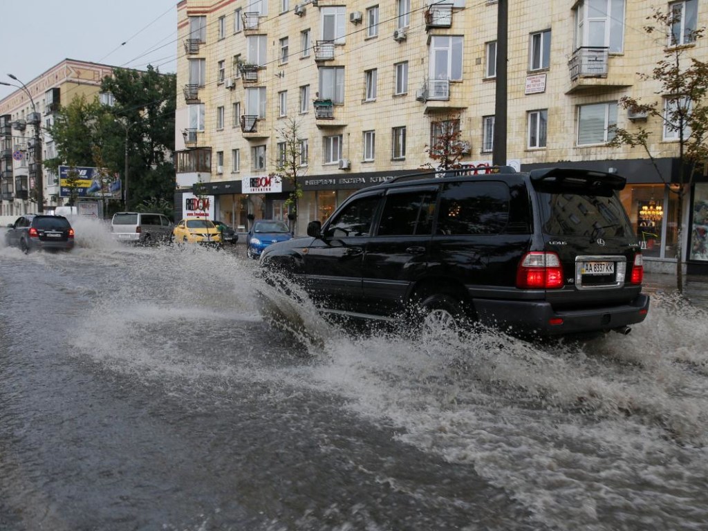 Депутат объяснил, почему Киев затопило во время дождя