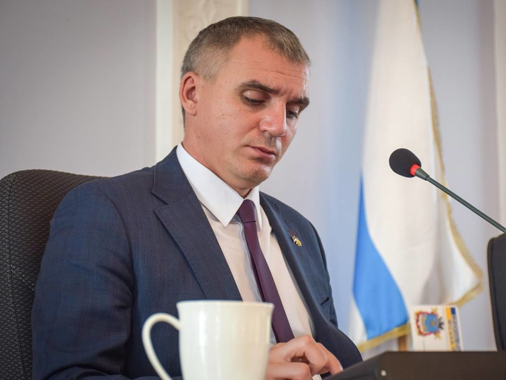 Думал, что микрофон выключен: мэр Николаева выматерился на сессии горсовета (ВИДЕО)