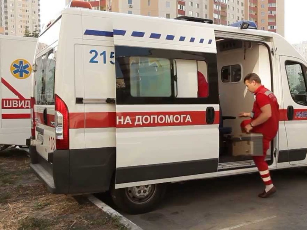 8-летний житель Тернополя бросил мужчине в голову с высоты бутылку с водой