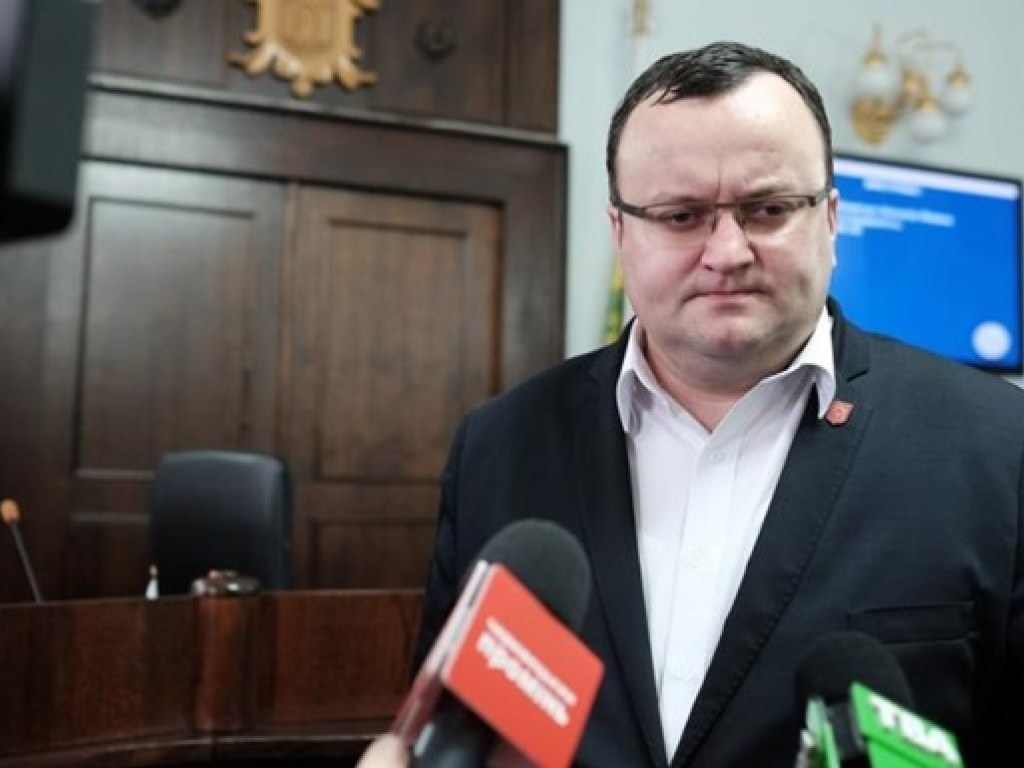Тайное голосование: горсовет Черновцов уволил мэра города
