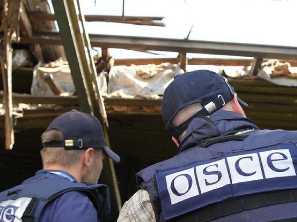 Наблюдатели ОБСЕ обнаружили под Луганском 10 «градов» и 30 танков боевиков
