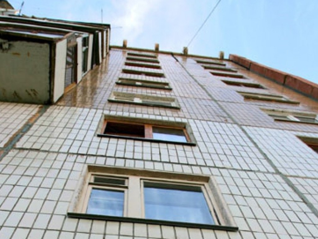 Под Харьковом девушка упала с 7-го этажа недостроя