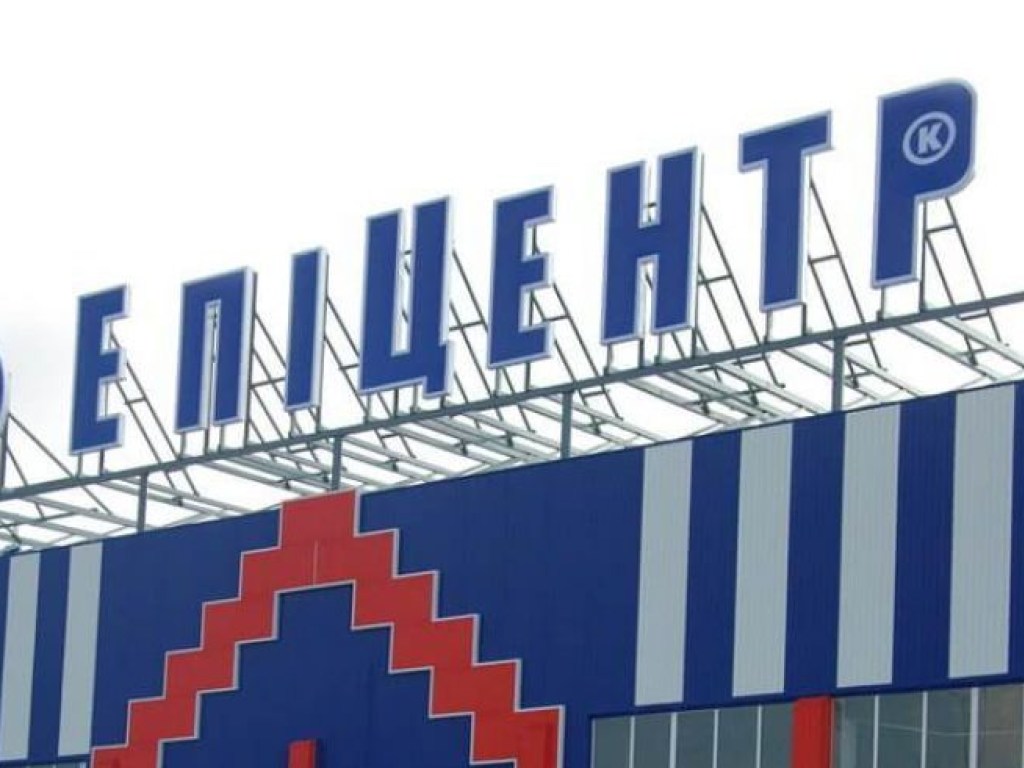 Житель Киева пострадал от кулаков вспыльчивого сотрудника строительного гипермаркета (ВИДЕО)