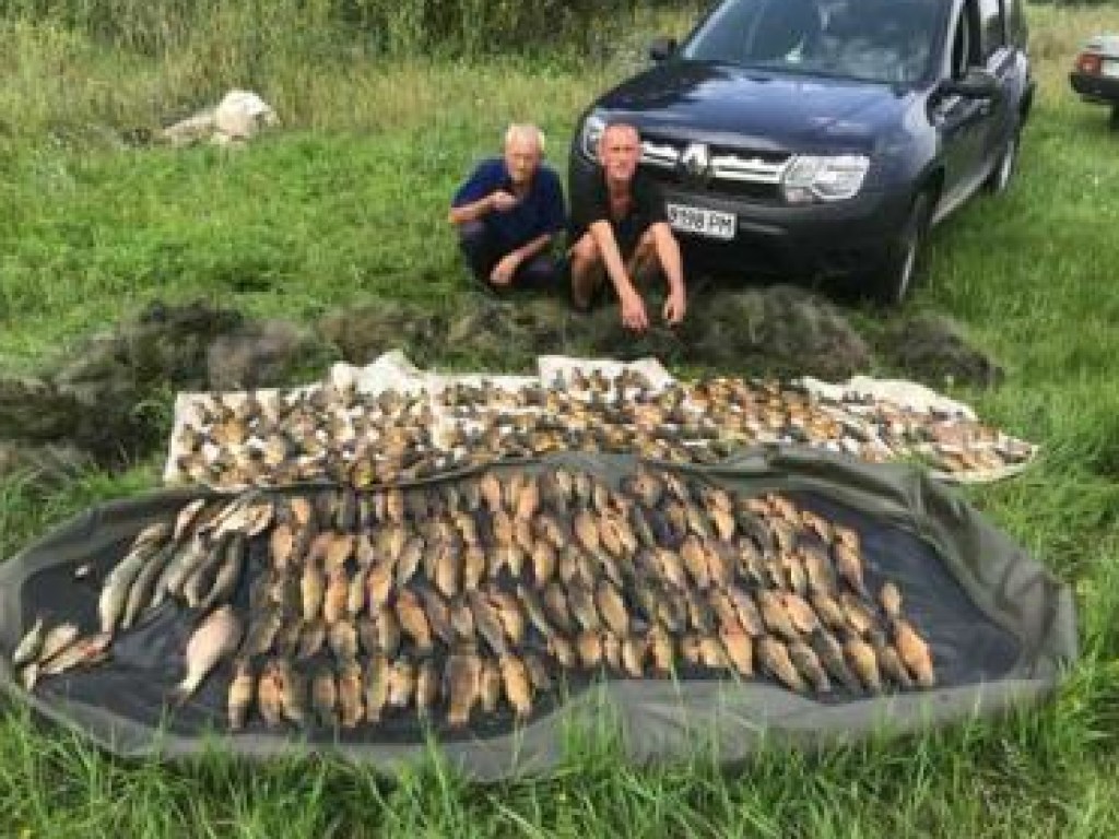 Под Днепром задержали браконьеров с крупным уловом рыбы (ФОТО)