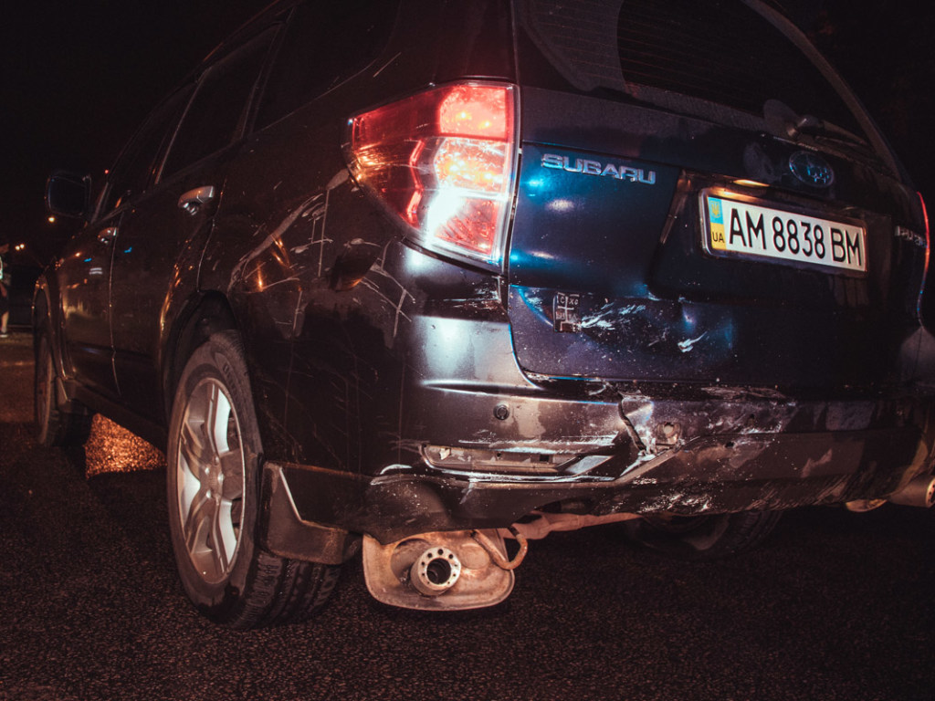 Два ДТП в одном месте: В Киеве на Берестейской столкнулись два авто на месте аварии третей (ФОТО, ВИДЕО)