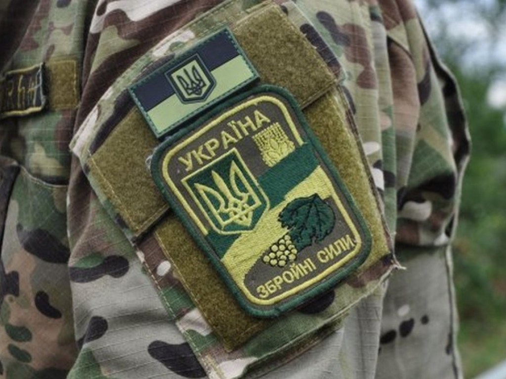 В Украине собрались повысить зарплаты военным: стало известно, когда и на сколько